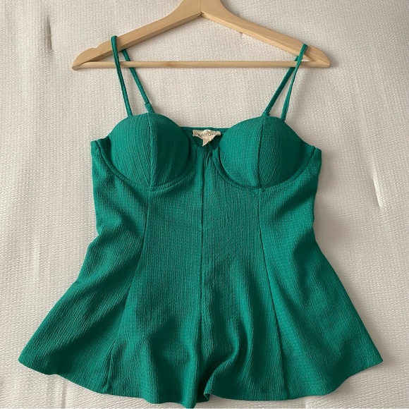 Green Padded Camisole Peplum Top - Picture 3 of 9